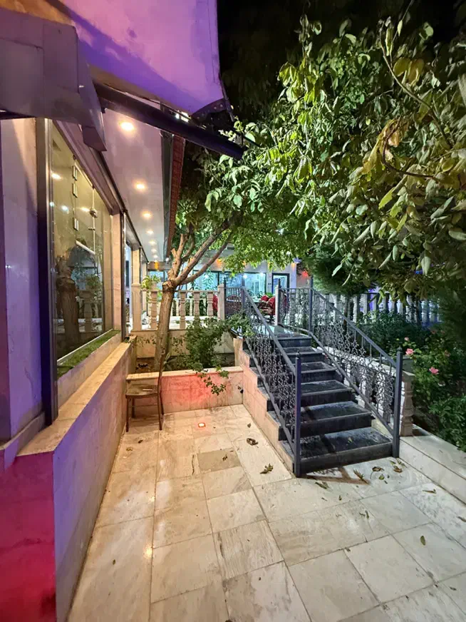 اجاره باغ شخصی جاده دانشگاه ازاد پردیس|اجارهٔ کوتاهمدت ویلا و باغ|صدرا-فارس, باغشهر گلبهار صدرا|دیوار