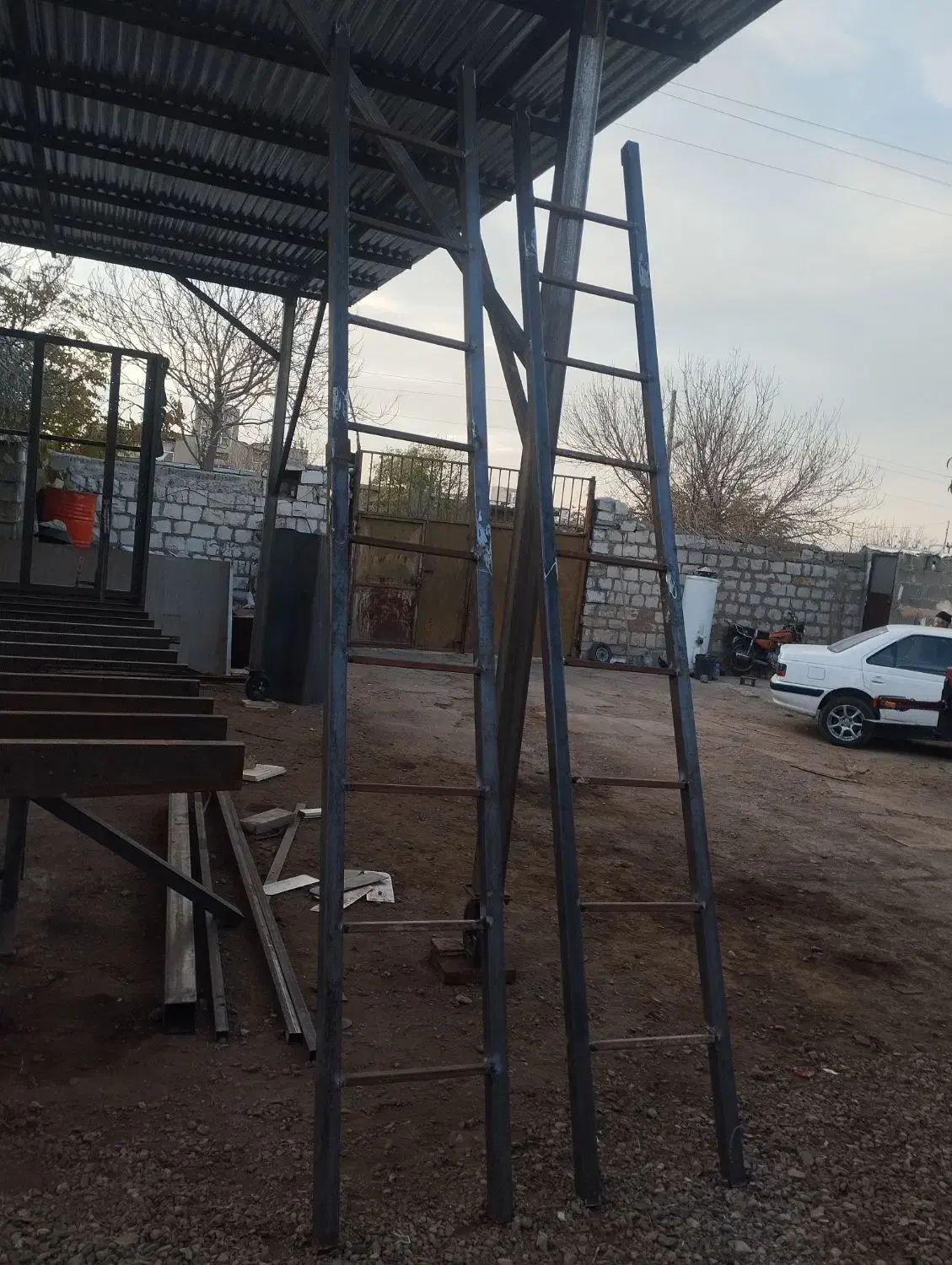 دوعدد پله محکم نو وزن حدوداً 25کیلو|مصالح و تجهیزات ساختمان|کرمانشاه, |دیوار