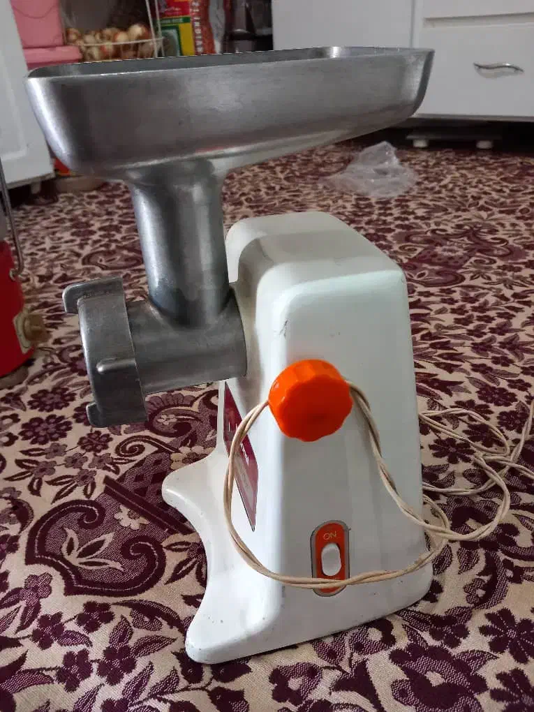 چرخ گوشت و ابمیوه گیر|خردکن، آسیاب، غذاساز|خرمآباد, |دیوار