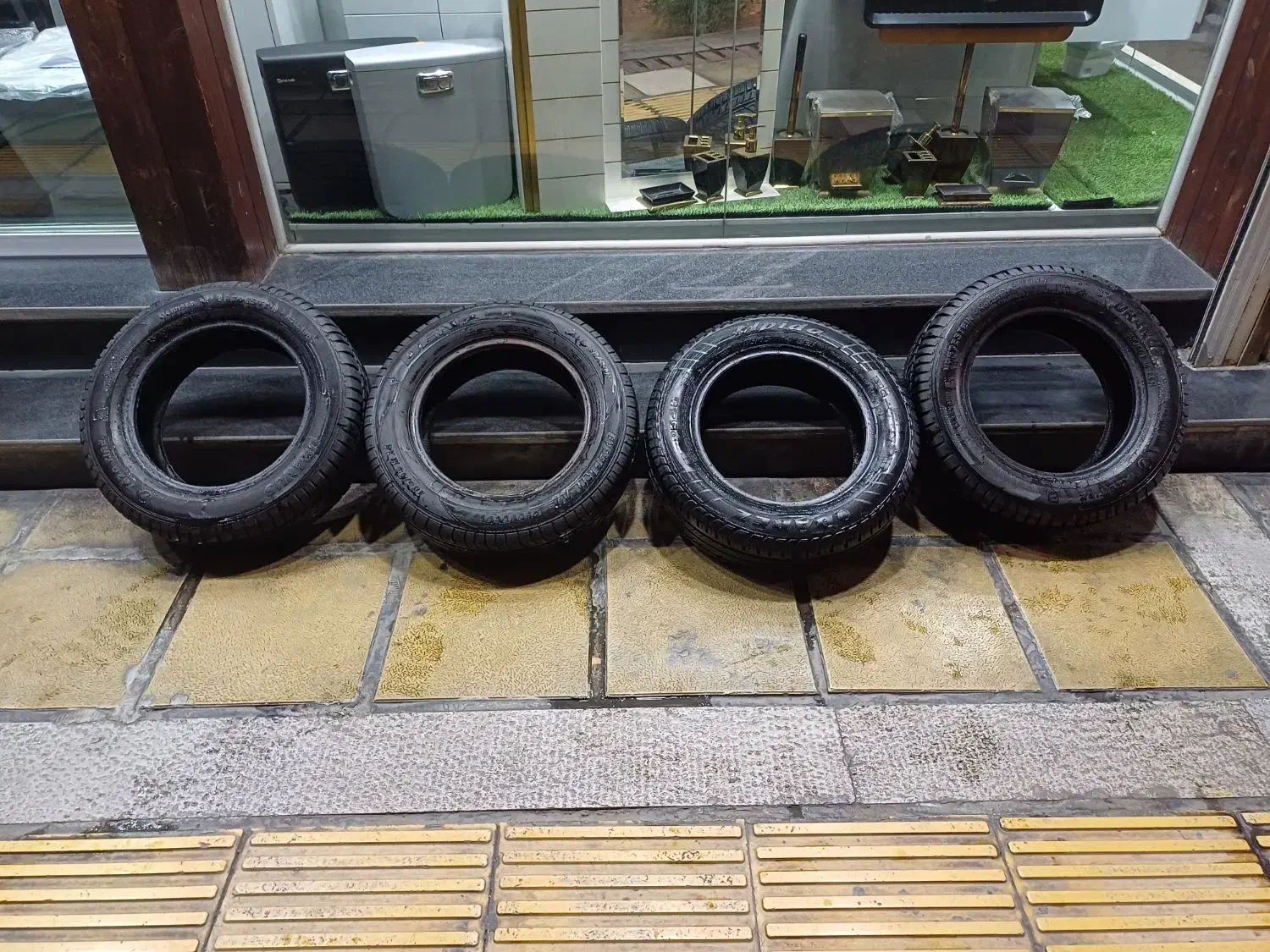 لاستیک ایرانی|قطعات یدکی و لوازم جانبی|شیراز, سیلو|دیوار