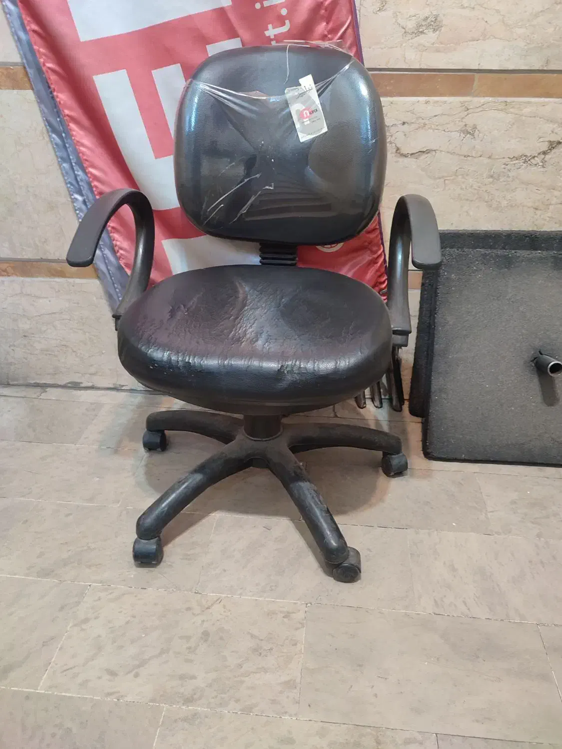 صندلی کارمندی چرخ دار جک دار|صندلی و نیمکت|تهران, صد دستگاه|دیوار