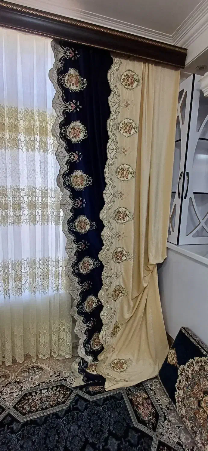 پرده و شال|پرده، رانر، رومیزی|صحنه, |دیوار