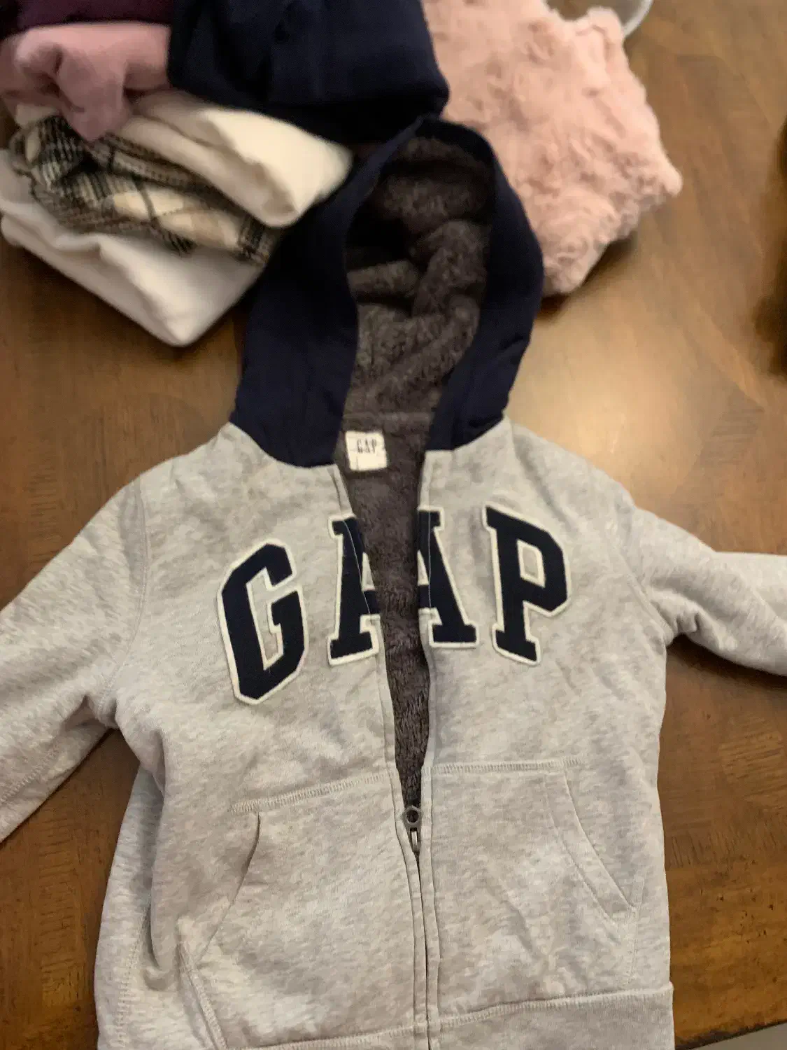 سویی شرت gap اورجینال ۶ تا۷ سال|کفش و لباس بچه|تهران, زعفرانیه|دیوار