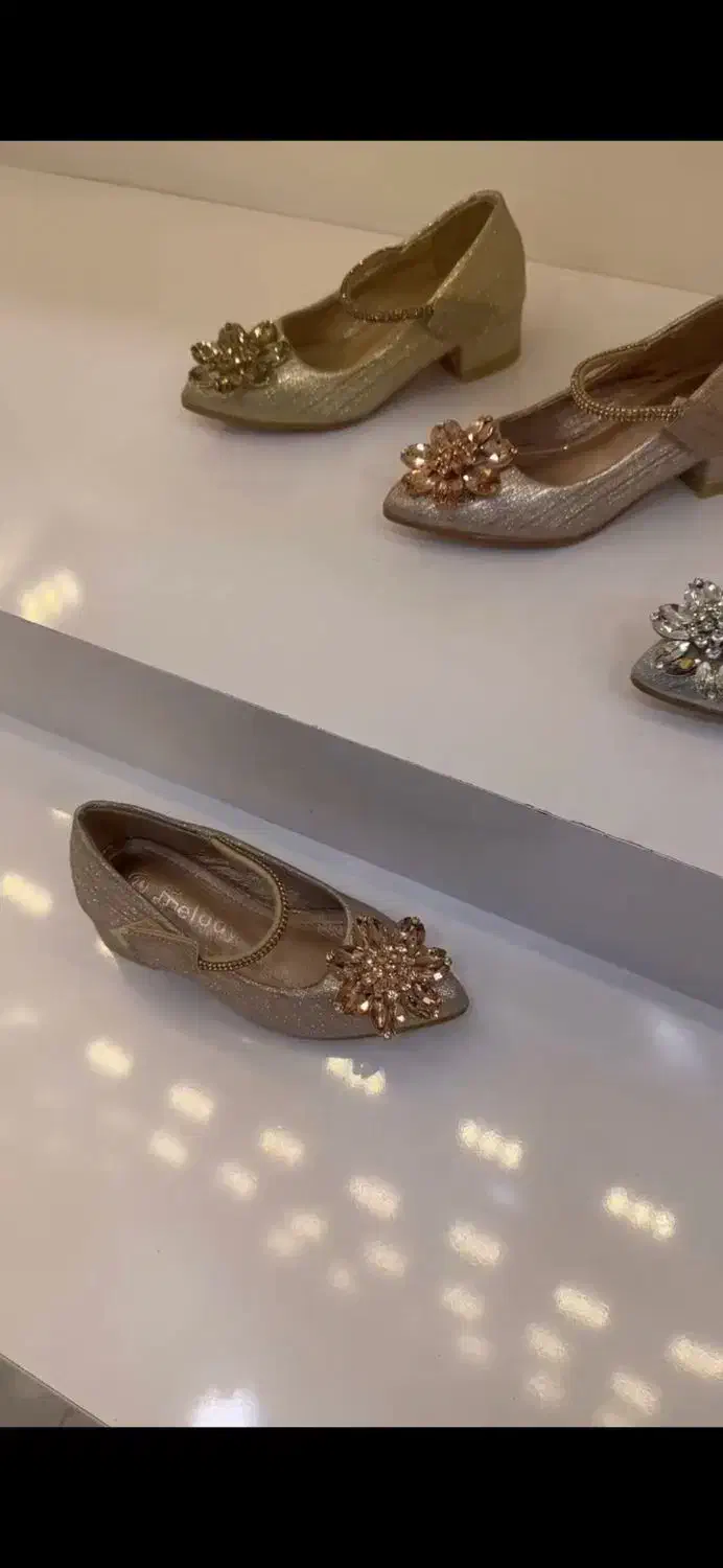 دمپایی و کفش  بچگانه|کفش و لباس بچه|زاهدان, |دیوار