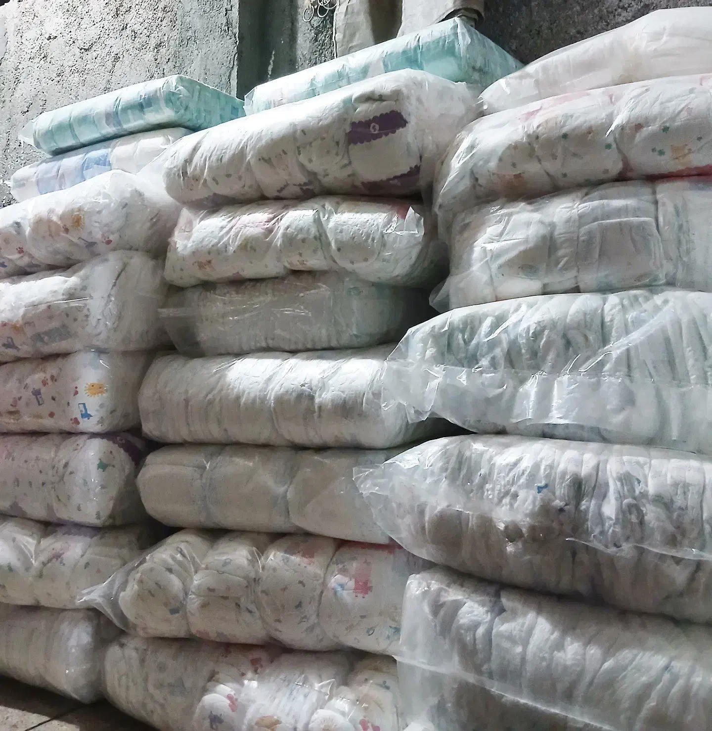 پوشک فله|مواد شوینده و دستمال کاغذی|مشهد, طبرسی شمالی|دیوار