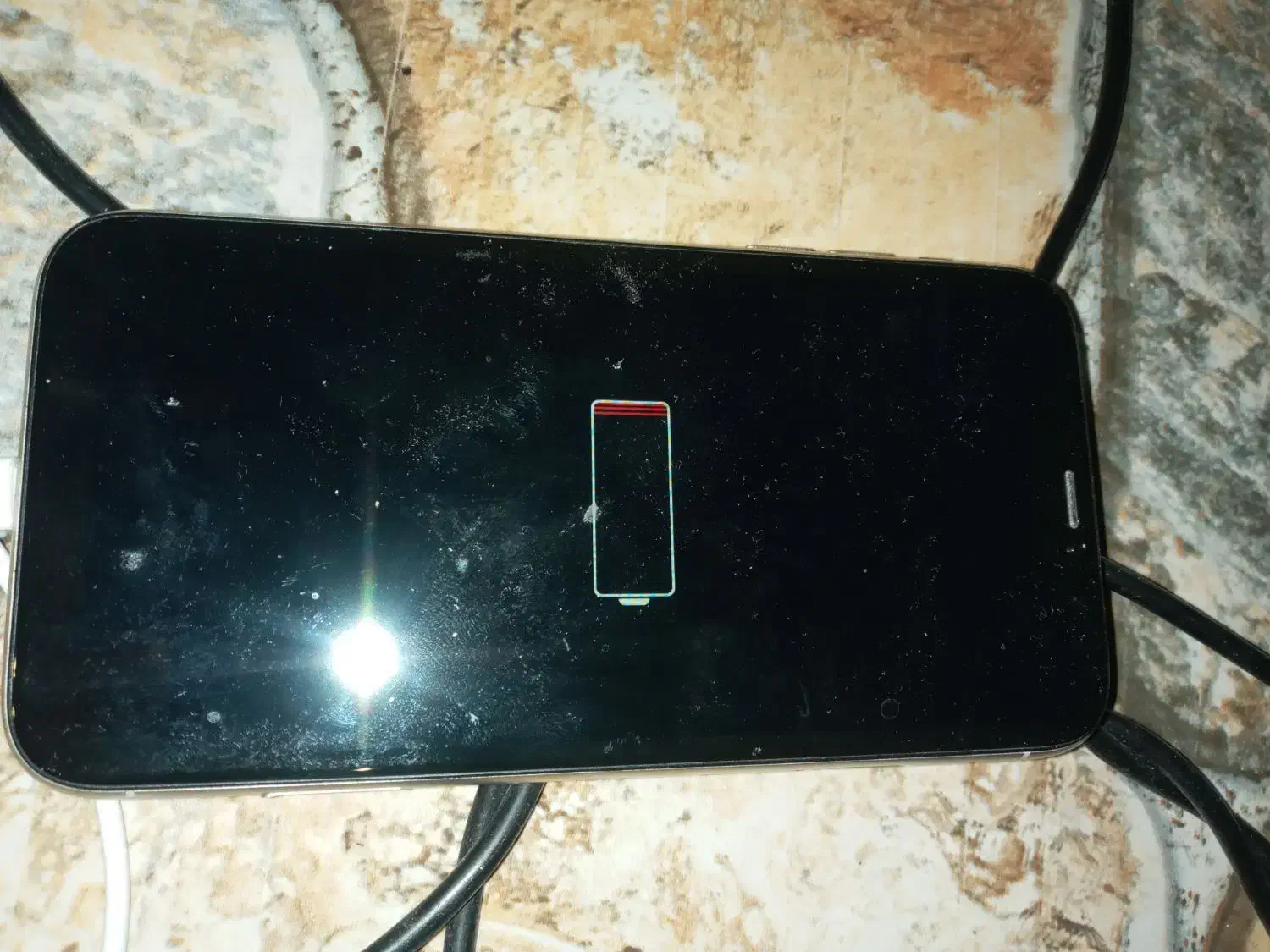 ایفون یازده کم ‌‌کارکرد  وتمیز فقط نیاز به باتری|موبایل|اراک, |دیوار