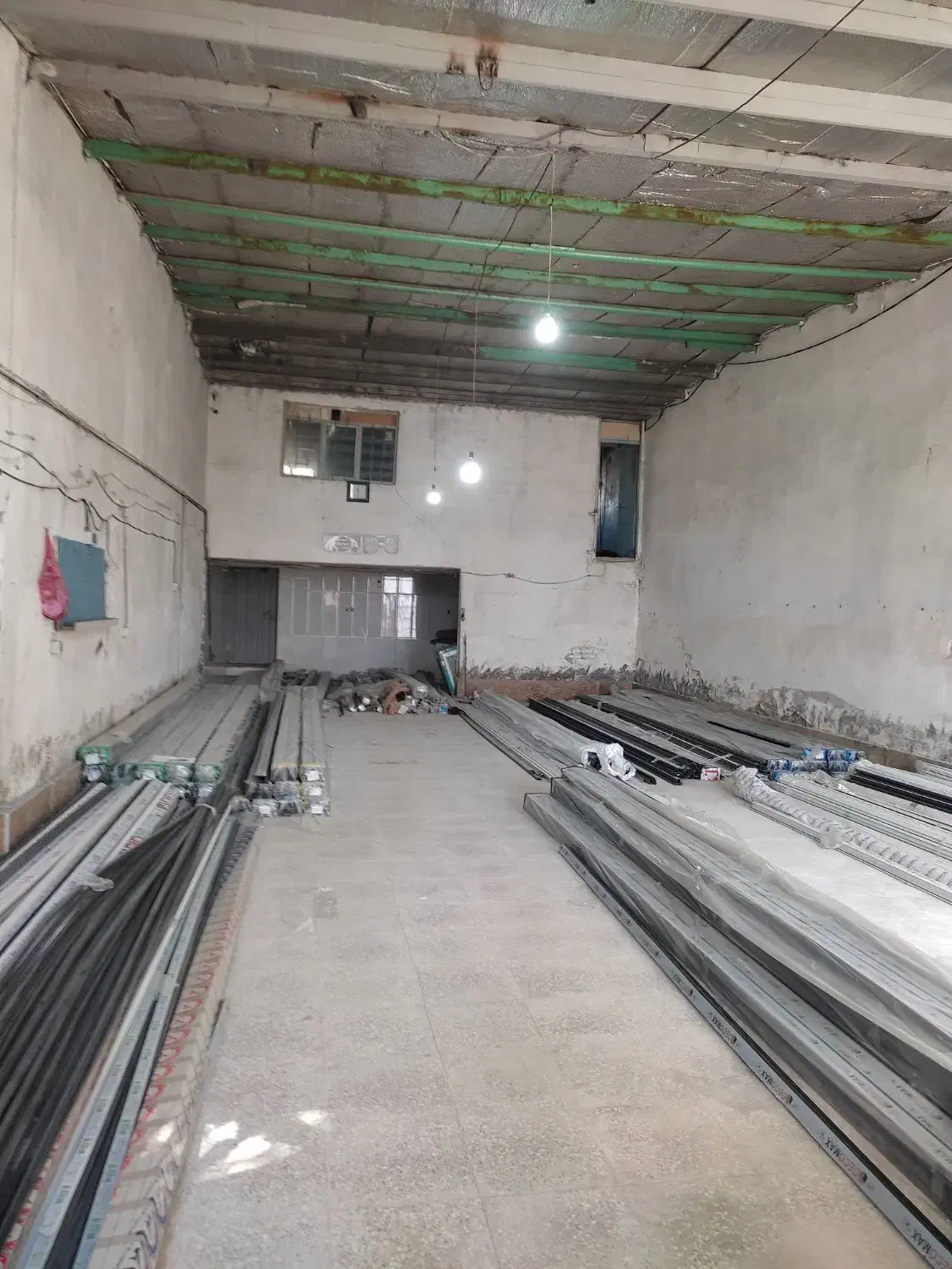 ۱۸۰مترسالن زیبادشت برق سه فاز۳۲امپر|اجارهٔ دفتر صنعتی، کشاورزی، تجاری|محمدشهر, شهرک چمران|دیوار