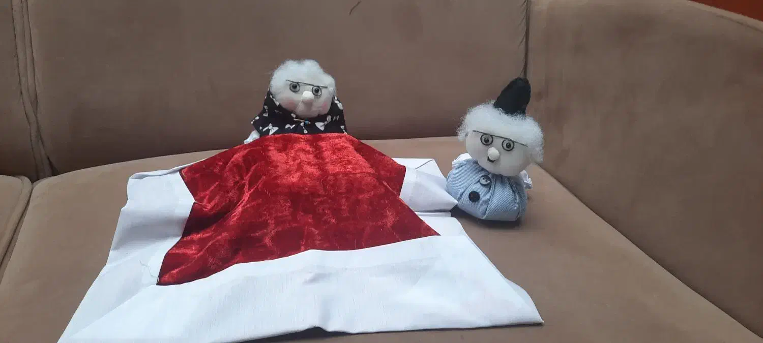 کرسی تزئینی مناسب شب یلدا همراه عروسک|صنایع دستی و سایر لوازم تزئینی|خمینیشهر, |دیوار