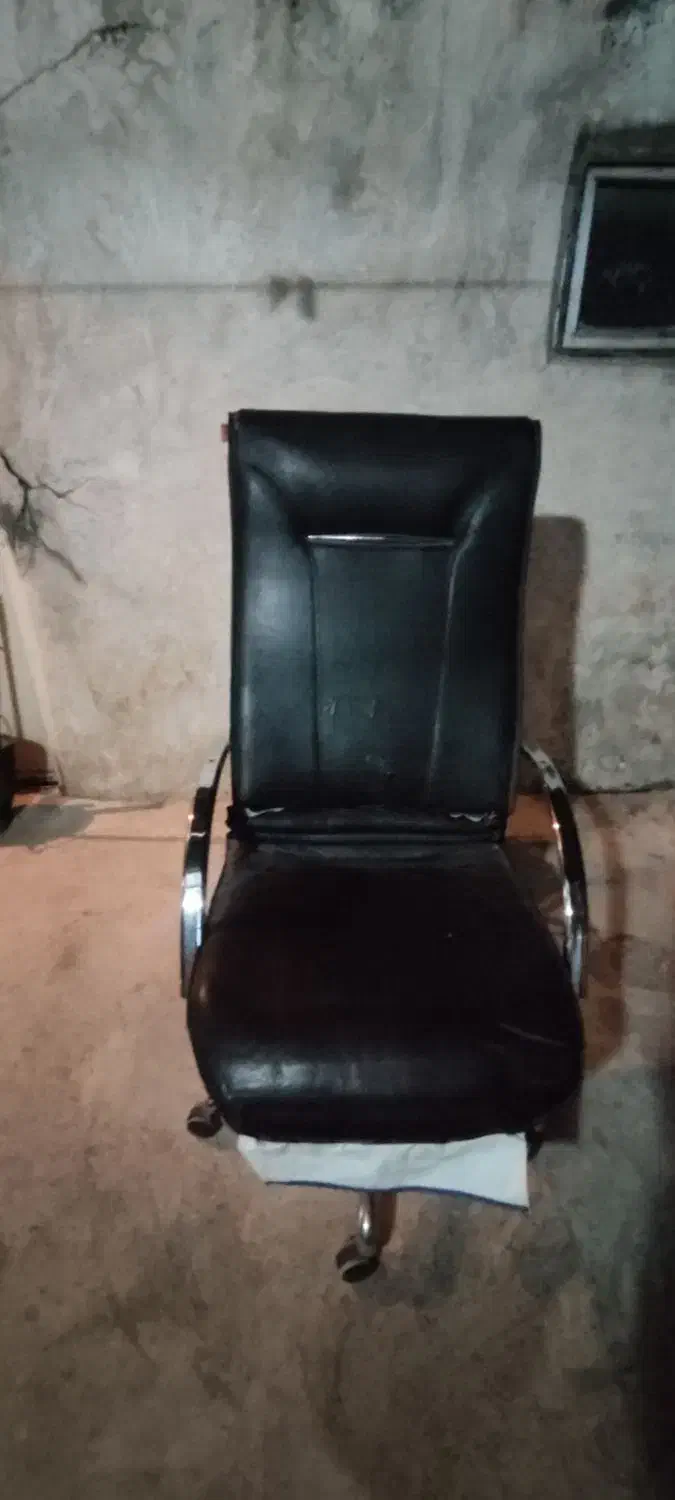 صندلی مدیریتی پایه استیل چرخ دار|صندلی و نیمکت|فاضل آباد, |دیوار