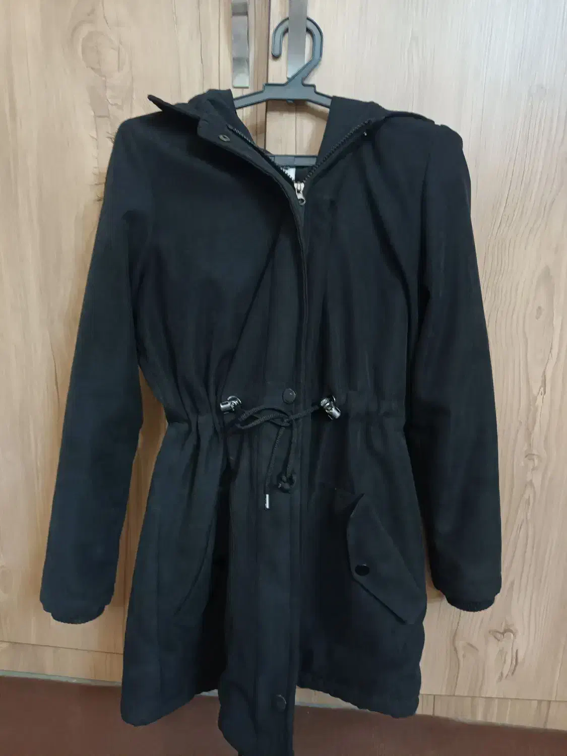 کاپشن دخترانه|لباس|فردیس, فردیس|دیوار