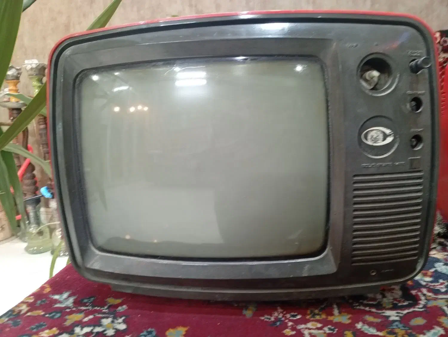 تلویزیون قدیمی نوستالژی تخفیف دارد|کلکسیون اشیاء عتیقه|طرقبه, |دیوار