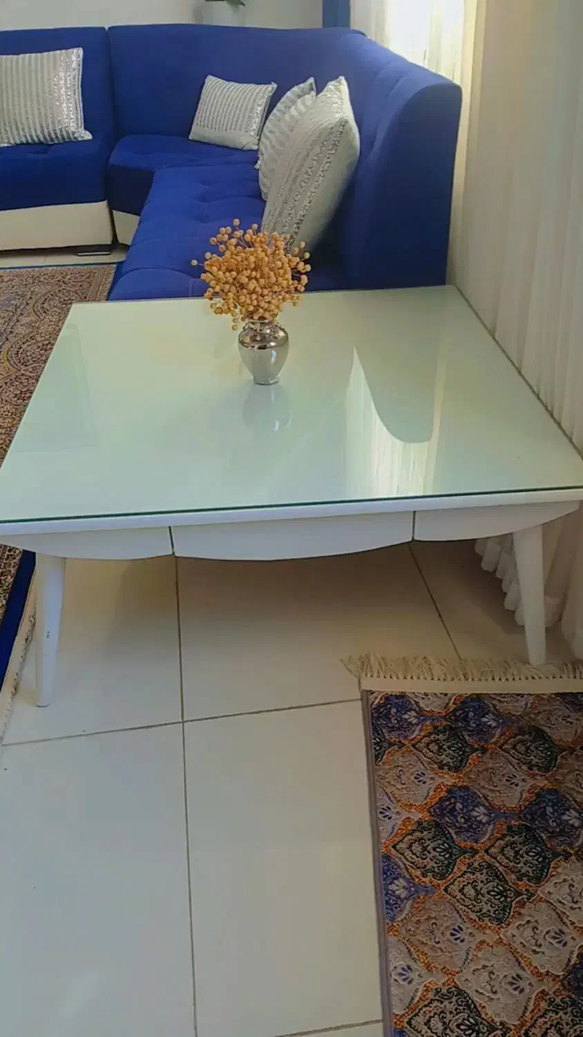 یک عدد میز بزرگ سفید شیک|مبلمان خانگی و میز عسلی|شهرکرد, |دیوار