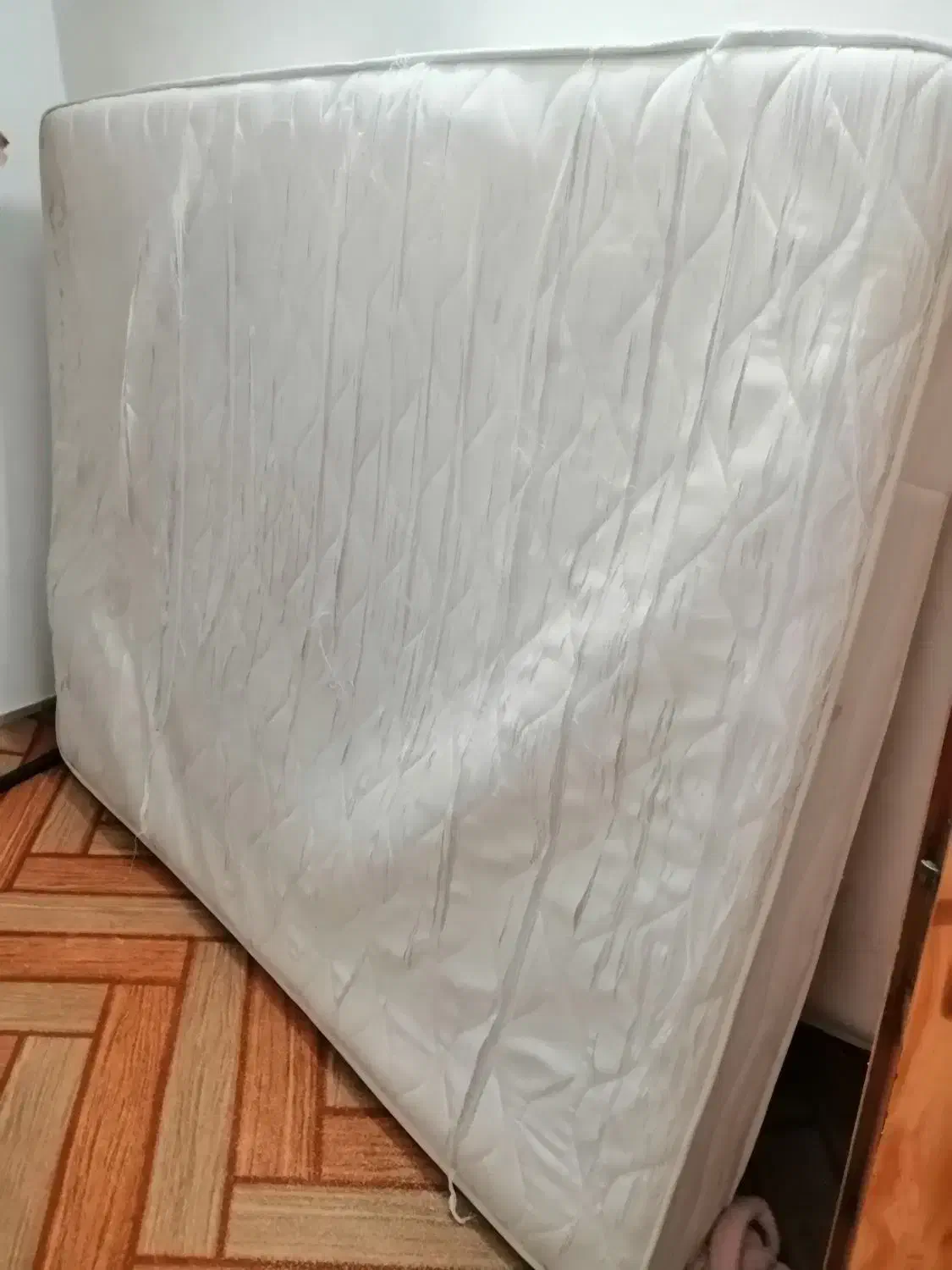 تختخواب دو نفره|تخت و سرویس خواب|آباده, |دیوار