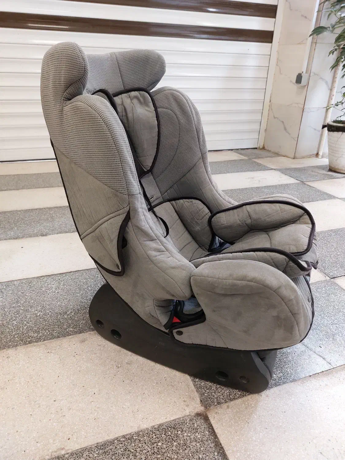 صندلی ماشین کودک|تخت و صندلی بچه|رشت, دیانتی|دیوار