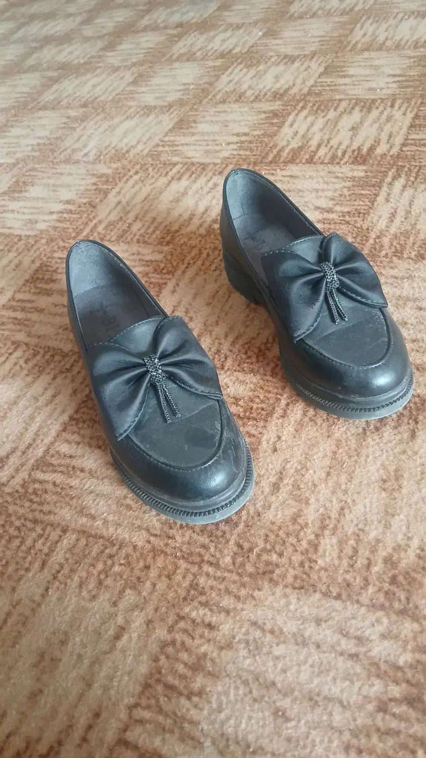 لباس عروس و یک جفت کفش|لباس|تربت‌حیدریه, باغ سلطانی|دیوار