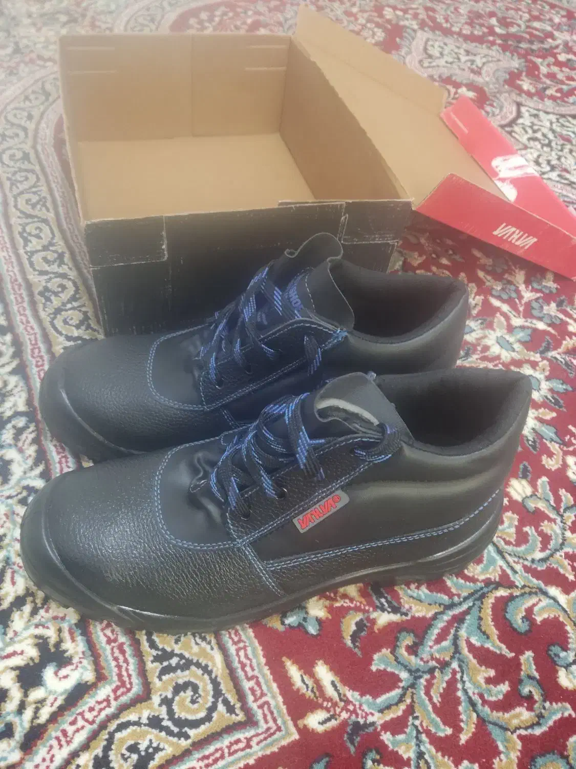 کفش چرمی|کیف، کفش، کمربند|دورود, |دیوار