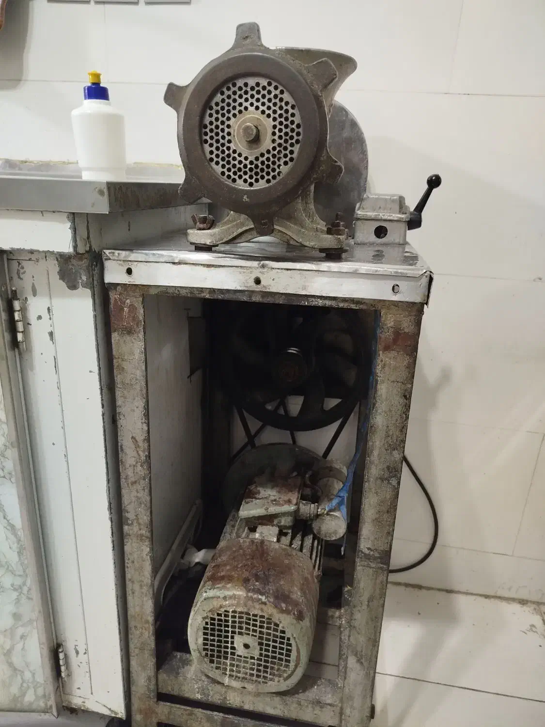 چرخ گوشت|سایر لوازم برقی|لنجان, |دیوار