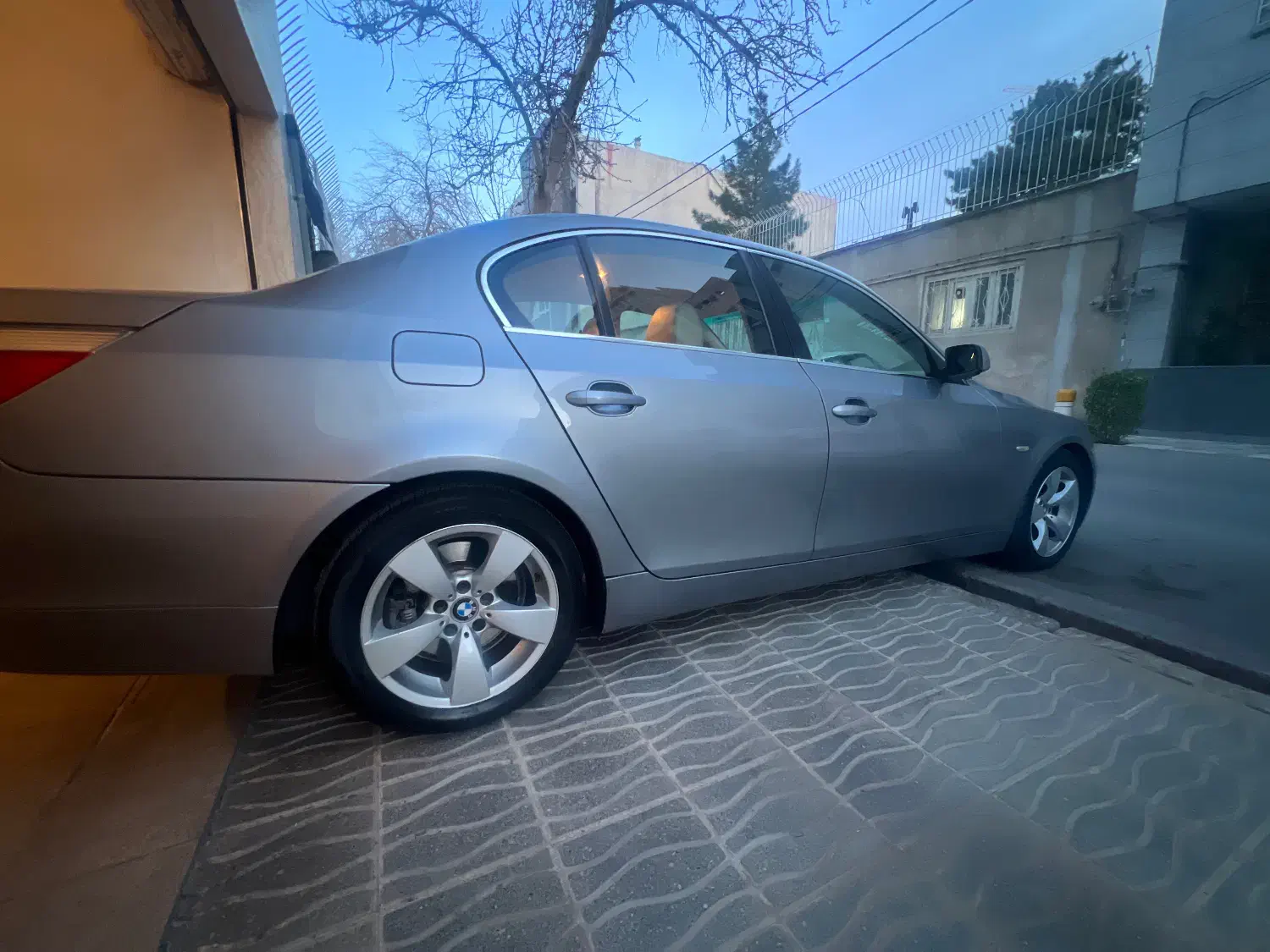 ب ام و 520i|خودرو کلاسیک|مشهد, بهشت|دیوار