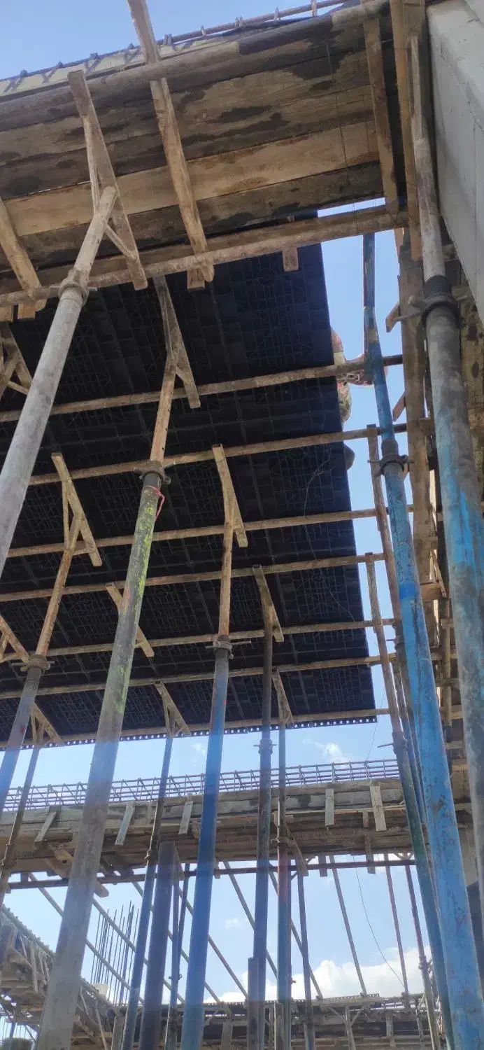 استاد کار و شاگرد ارماتور بندی|استخدام معماری، عمران و ساختمانی|انزل, |دیوار