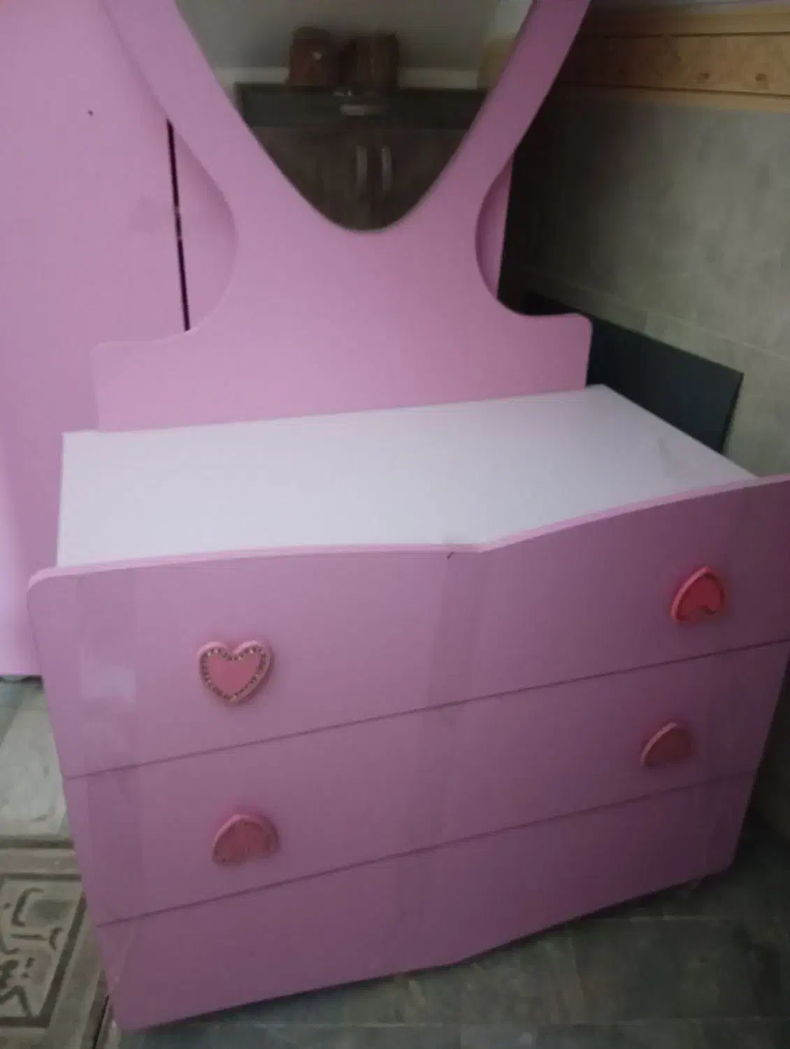 درحدنو|تخت و صندلی بچه|بهار, |دیوار