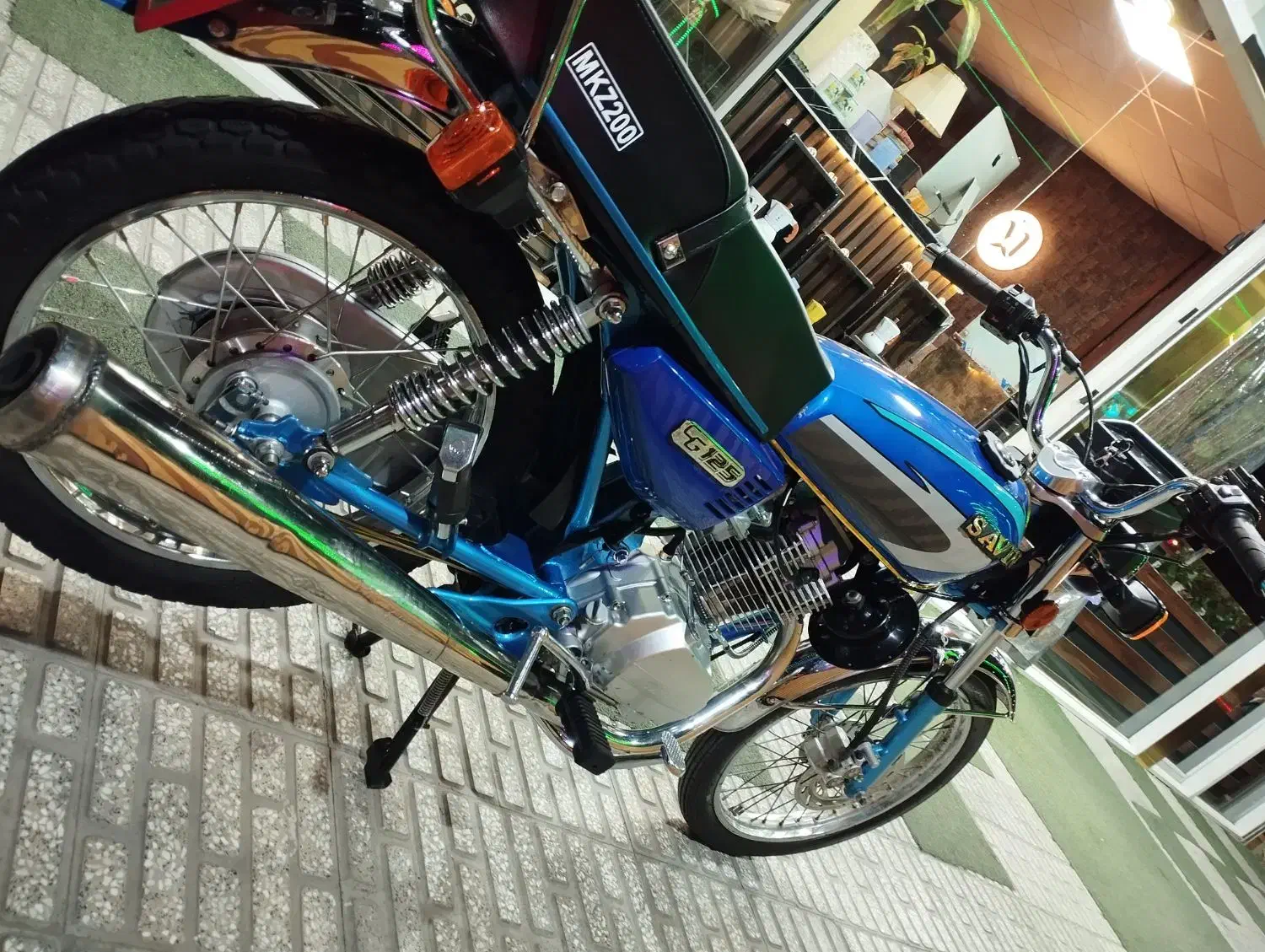 ساوین|موتورسیکلت|میانه, |دیوار