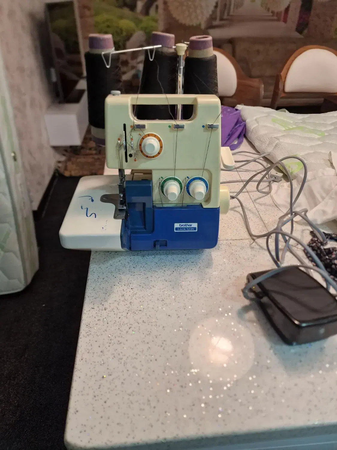 سردوز ۳ نخ مارک برادر|چرخ خیاطی و ریسندگی|ازگله, |دیوار