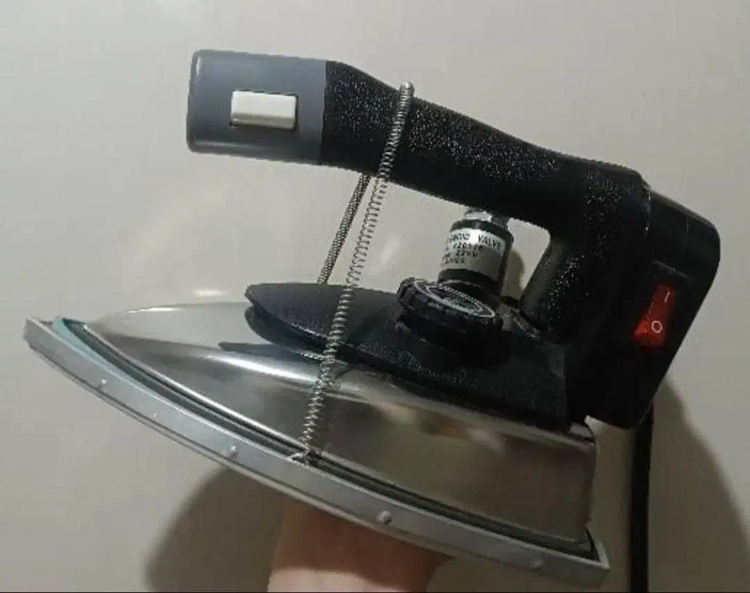 اتو سرمی ۱۲۰۰ وات|اتو و لوازم اتو|مشهد, گلبرگ|دیوار