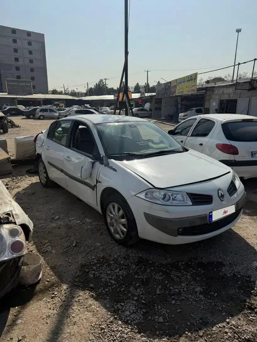 مگان ۲۰۰۰ اتومات مدل ۹۱ تصادفی|خودرو سواری و وانت|مشهد, کوشش|دیوار