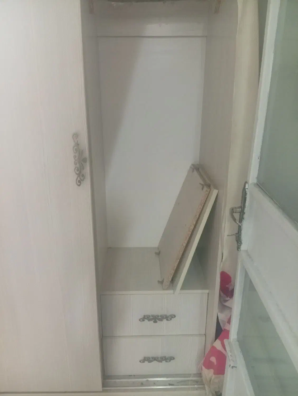 کمد لباس|جاکفشی، کمد، دراور|نیشابور, گنبد سبز|دیوار