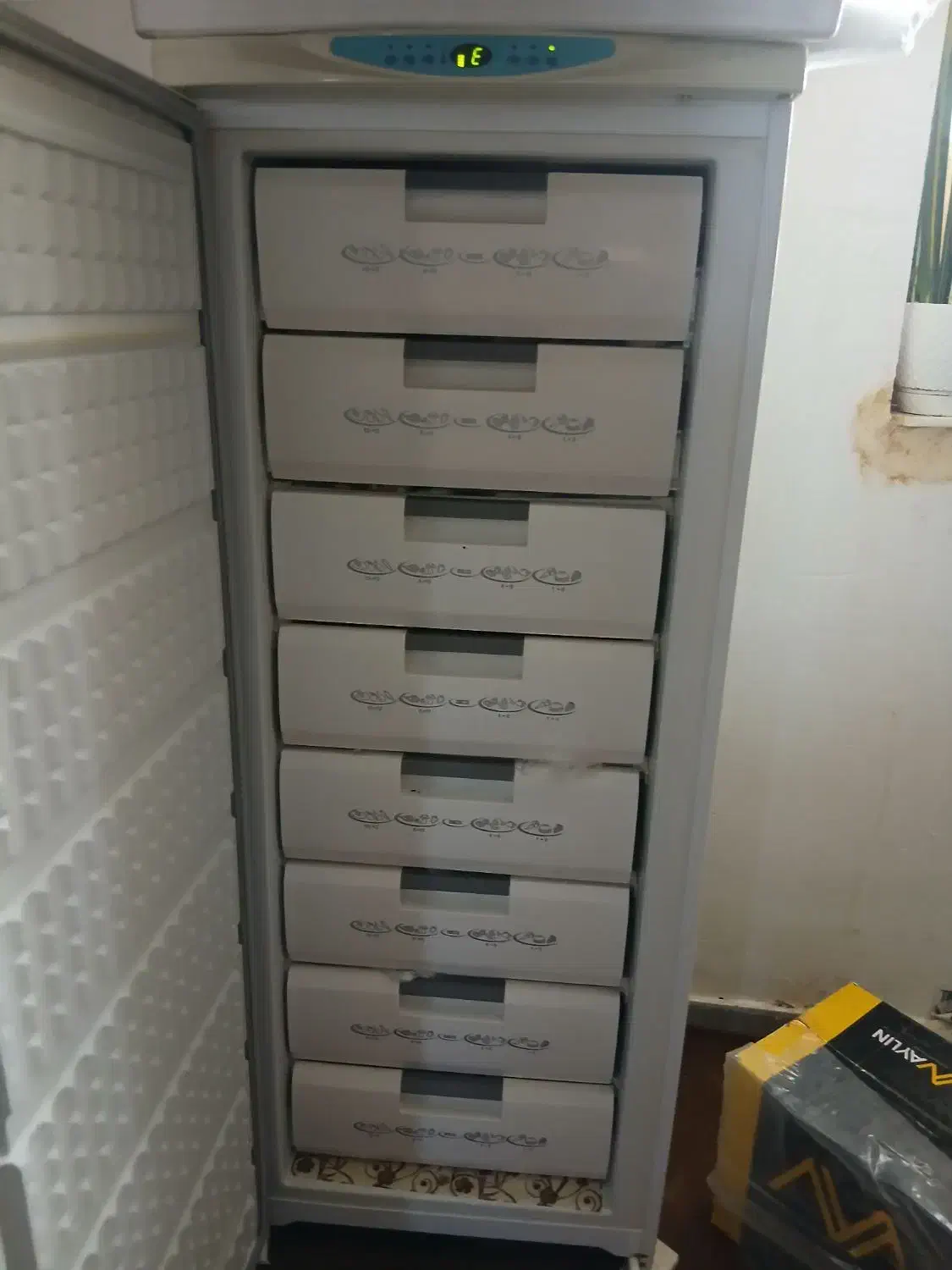 فریز سالم به شرط در حدود نو|یخچال و فریزر|شازند, |دیوار