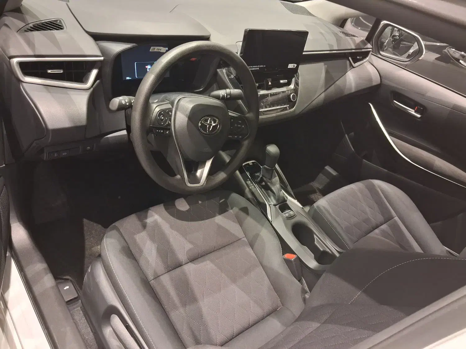 کرولا الیت ۱۸۰۰ هیبرید|خودرو سواری و وانت|مشهد, خرمشهر|دیوار