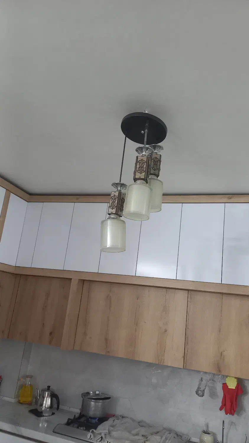 یک عدد لوستر|لوستر و چراغ آویز|مشهد, شفا|دیوار