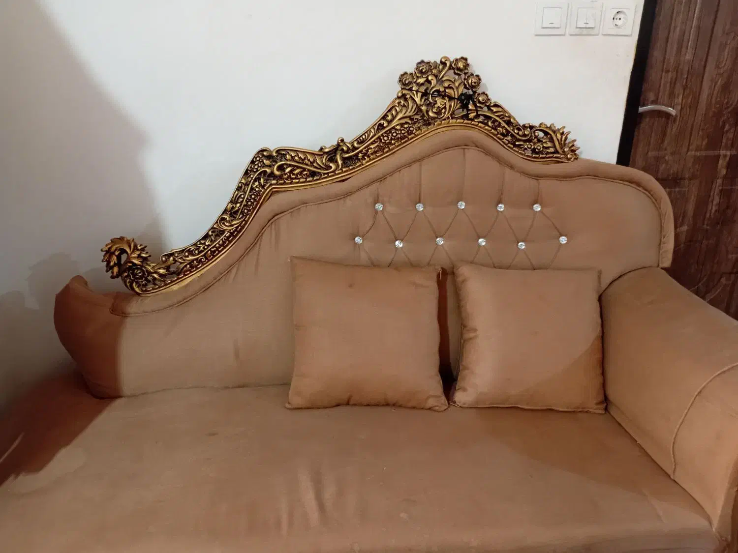 مبلمان ۷ نفره تمیز و شیک|مبلمان خانگی و میز عسلی|تربت جام, مسکن مهر|دیوار