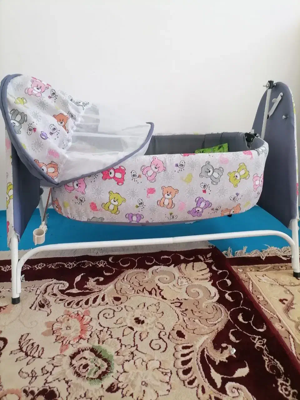 گهواره|تخت و صندلی بچه|طبس, |دیوار