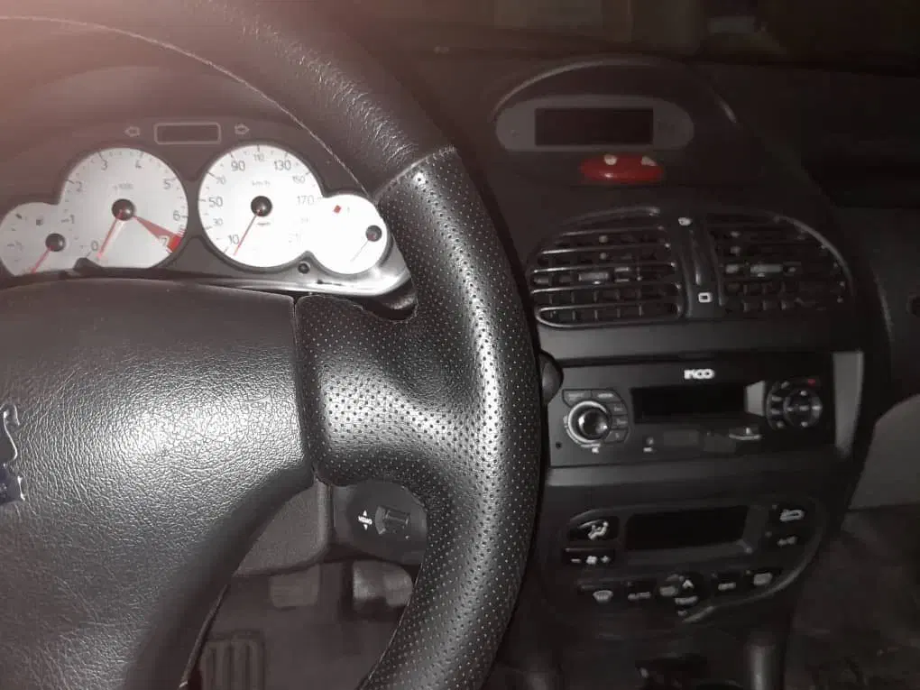 پژو ۲۰۶ تیپ ۳ سقف پاناروما|خودرو سواری و وانت|مشهد, سجاد شهر|دیوار