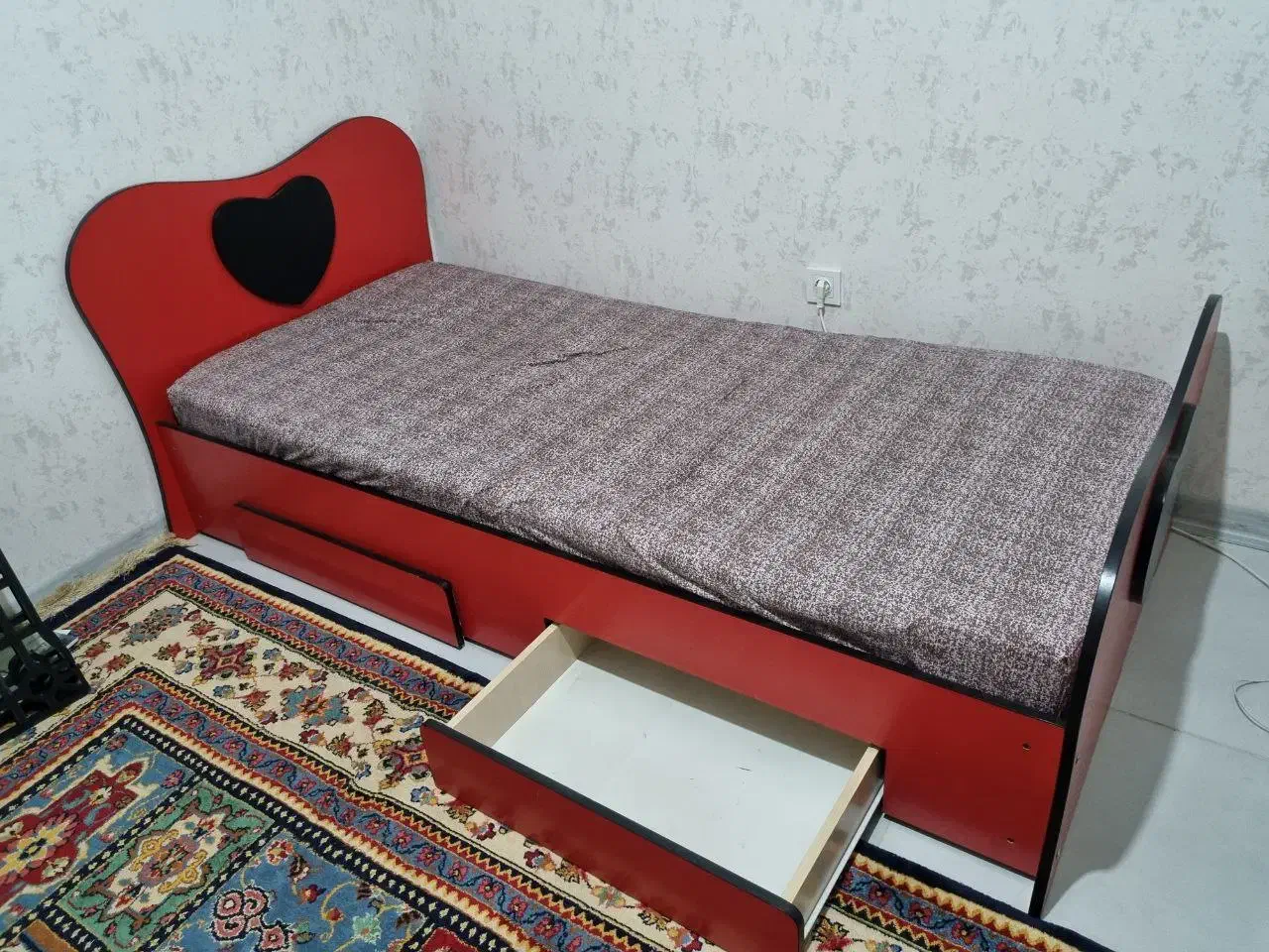 تخت یه نفره|تخت و سرویس خواب|کرج, فاز ۵ مهرشهر|دیوار