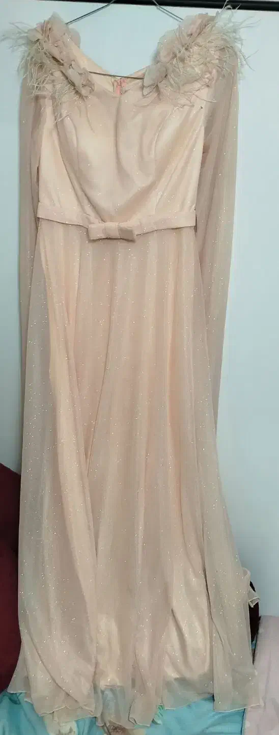 لباس مجلسی|لباس|بومهن, |دیوار