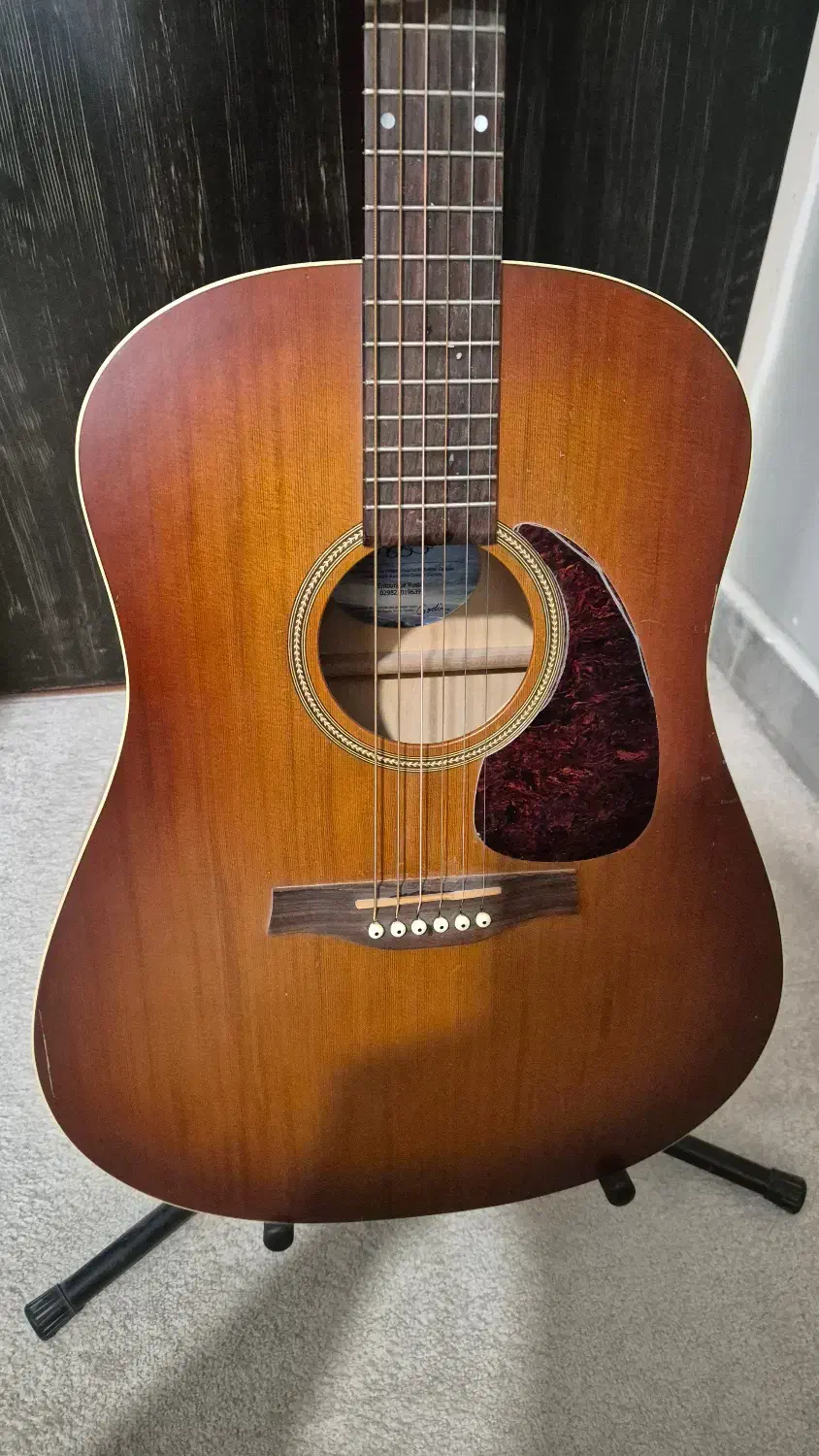 گیتار آکوستیک برند سیگال|گیتار، بیس، امپلیفایر|تهران, سوهانک|دیوار