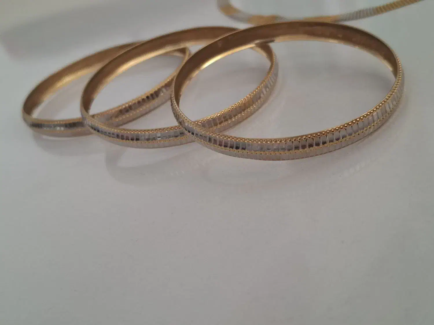 مقداری طلا ۱۳۰ بالای تابلو|جواهرات|قم, چهل درخت‎|دیوار