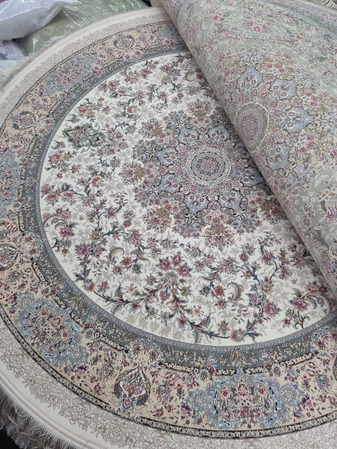 فرش دایره (گرد)|فرش|اصفهان, نقش جهان|دیوار