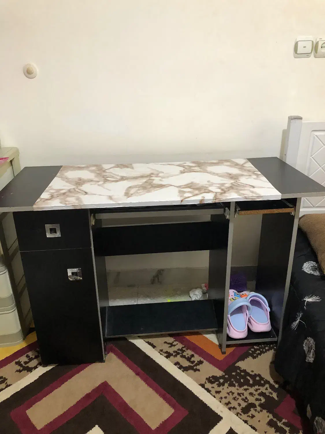 میز همراه با صندلی|میز تحریر و کامپیوتر|ساری, |دیوار