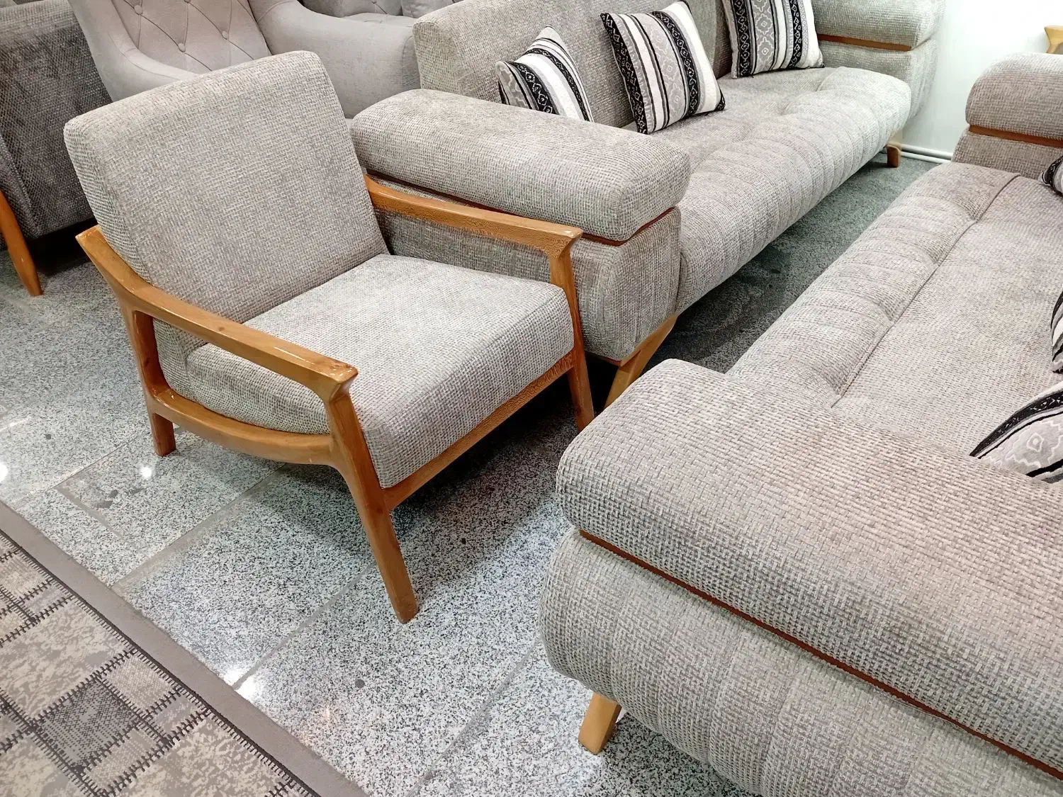 مبل ۸ نفره هونگچی|مبلمان خانگی و میز عسلی|خمینی‌شهر, |دیوار