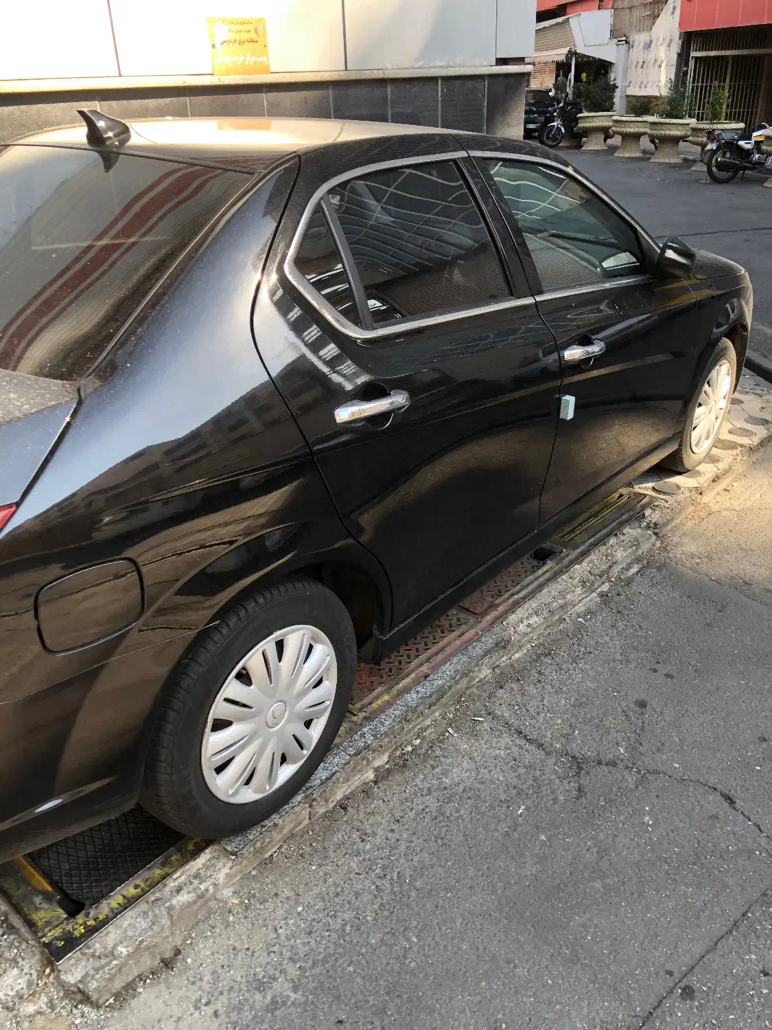 دنا پلاس 5 دنده مشکی 1402|خودرو سواری و وانت|تهران, بلوار کشاورز|دیوار