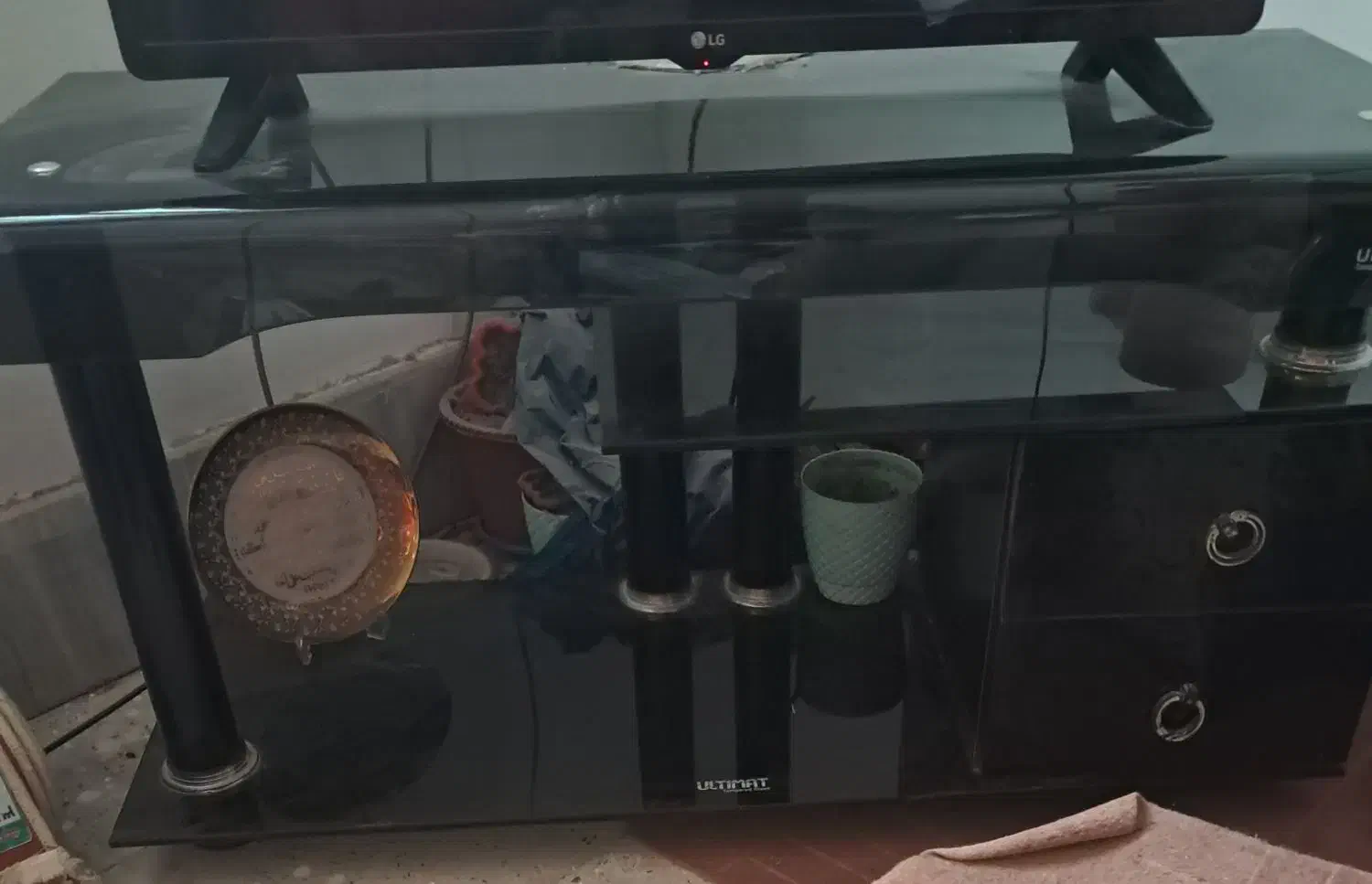 میزتلویزیون شیشه ای|میز تلویزیون|قم, شاه ابراهیم|دیوار