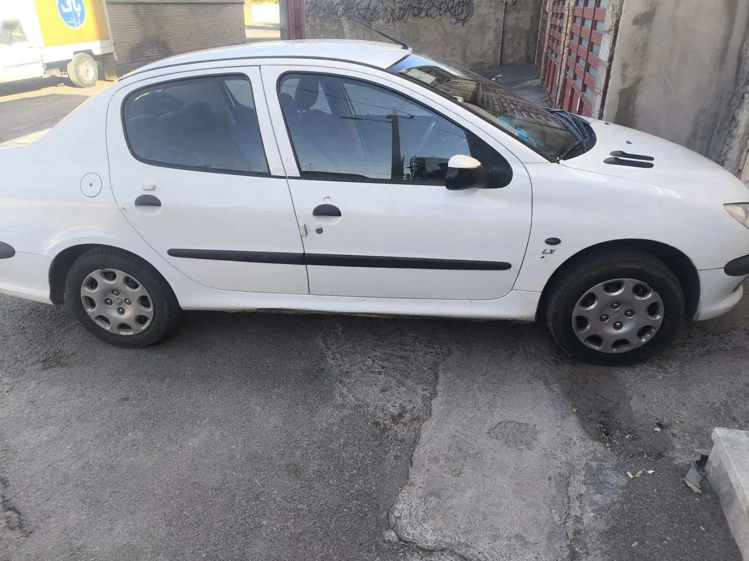 ماشین ۲۰۶ sd|خودرو سواری و وانت|قروه, |دیوار