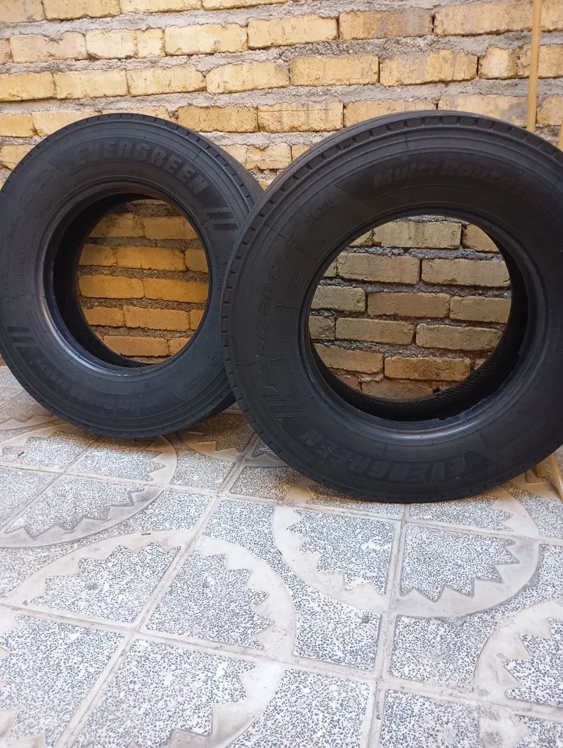 لاستیک تیوبلکس نیسان خاور|قطعات یدکی و لوازم جانبی|کنگاور, |دیوار