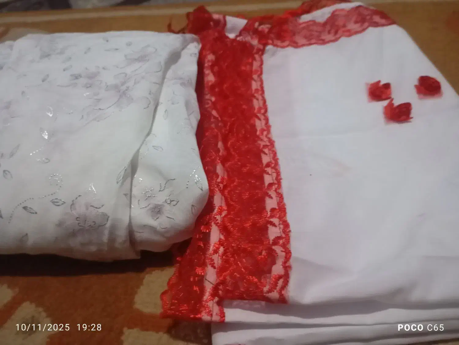 یک چادر سفید و سفره قند ساب عروس|لباس|ورامین, ورامین|دیوار