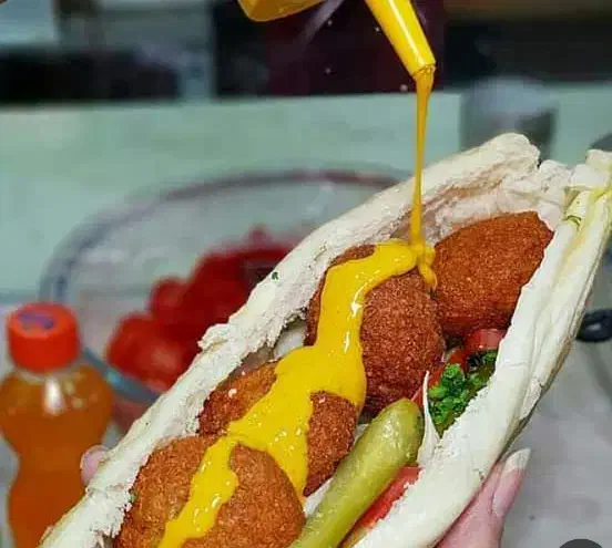 به یک همکار در فست فودی نیازمندیم|استخدام خدمات فروشگاه و رستوران|تهران, مشیریه|دیوار