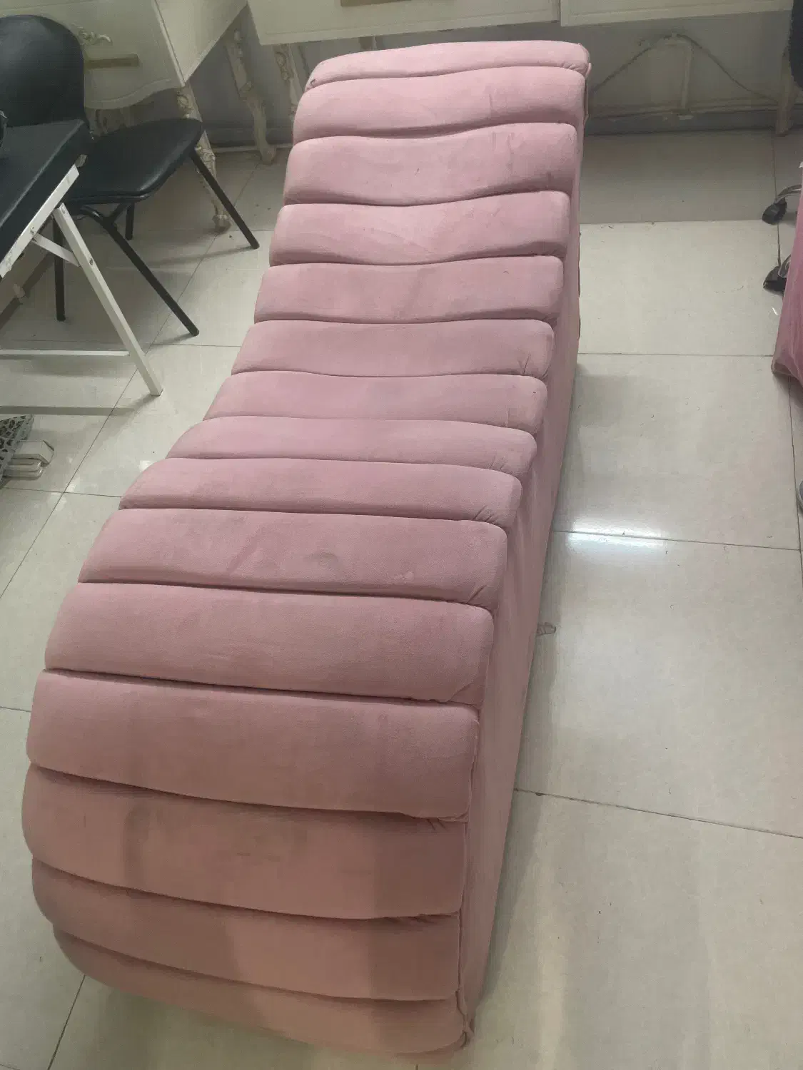 تخت مژه|آرایشگاه و سالن‌های زیبایی|اراک, |دیوار