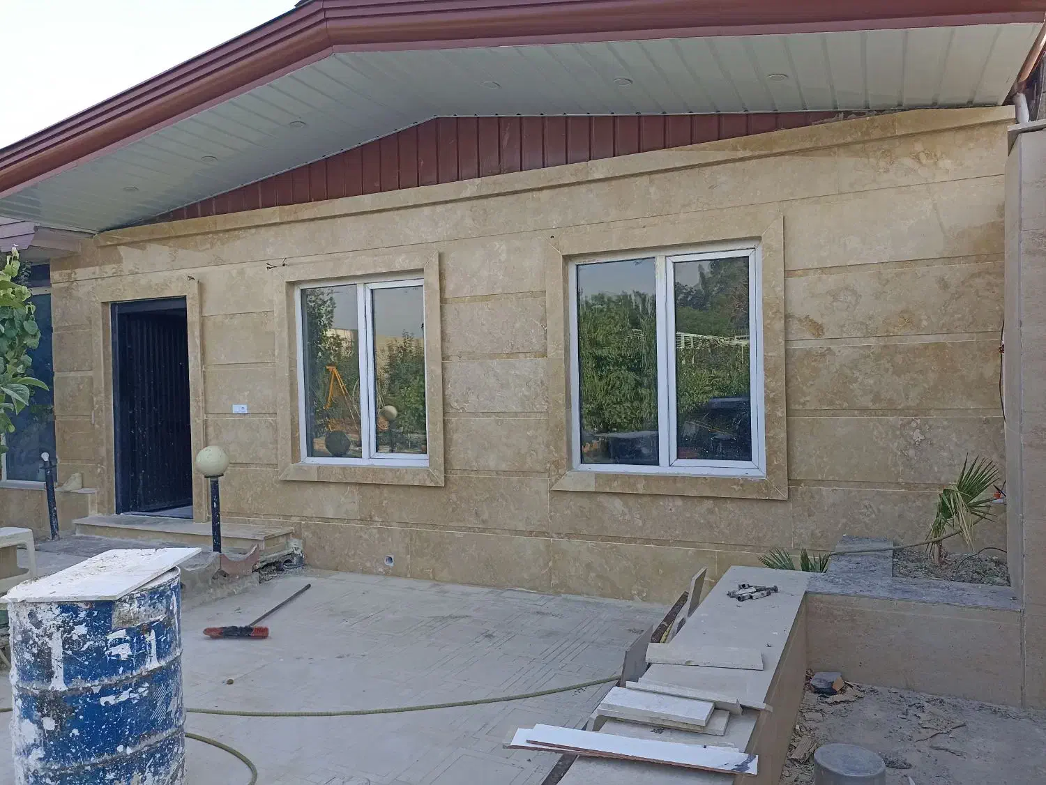 کاشی و سنگ کاری و نصب پله وسنگ تزیینی و|خدمات پیشه و مهارت|صباشهر, |دیوار